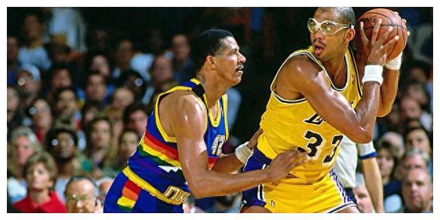  詹姆斯总得分超越贾巴尔，湖人主场举行庆典  