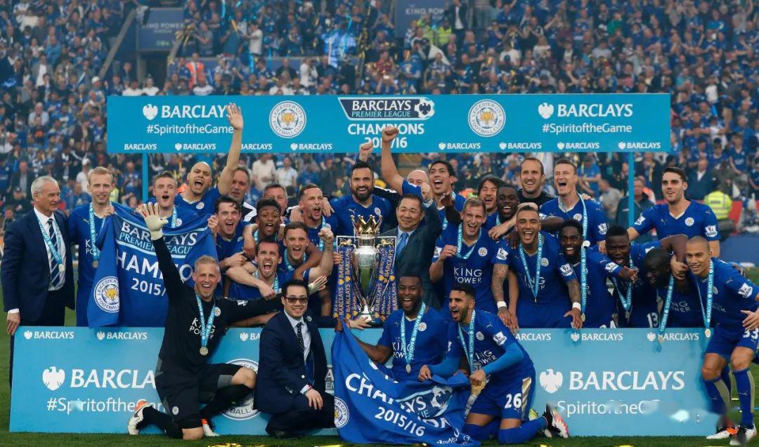  多特蒙德主场灯光秀致敬功勋队长  